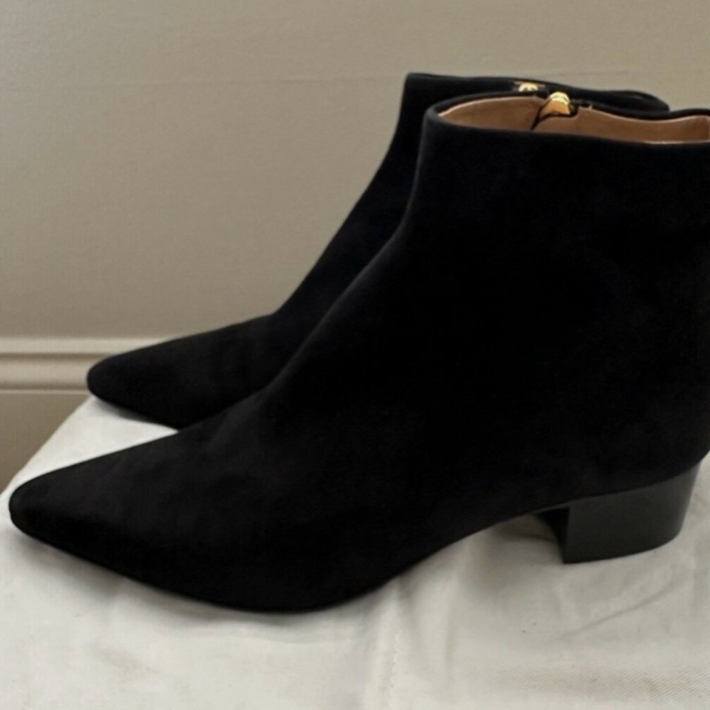 THE ROW $1290 black suede ankle boot, size 41 made in Italy